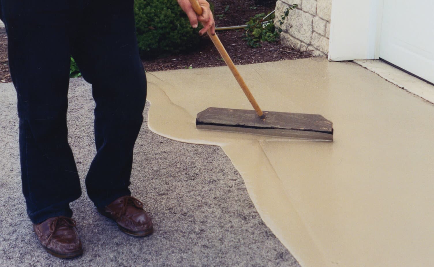 Sealcoat-Asphalt Based. Driveway Sealer. Parking Lot Sealer. MasterSeal. SealMaster.