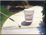 How to seal a concrete driveway