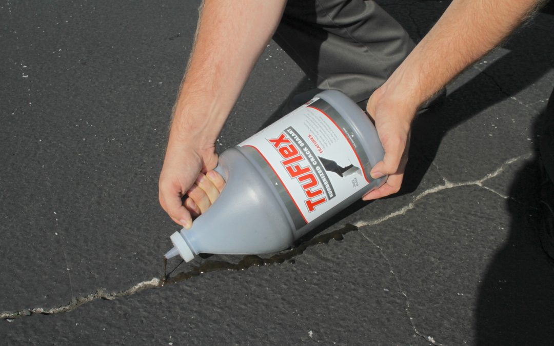 Why Cold-Pour Crack Fillers are Ideal for Parking Lot and Driveway Repair 